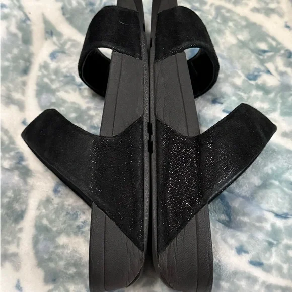 FitFlop 𖦹 Lulu SuperGlitz Double Strap Sequin Slide Sandals 𖦹 All Black 𖦹 9M - Picture 5 of 7